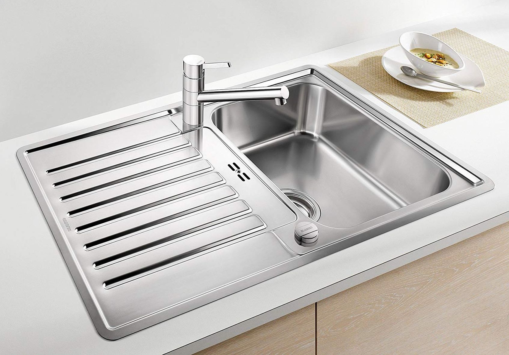 Blanco Classic Pro S – IF Zlewozmywak Ze Stali Szlachetnej Jednokomorowy Zlew do Kuchni z Otworem Na Baterie Kuchenne Komora Gospodarcza do Zabudowy z Dozownikiem w Blacie na Równi z Blatem z Ociekaczem - lazienkarium.pl Blanco Classic Pro -IF