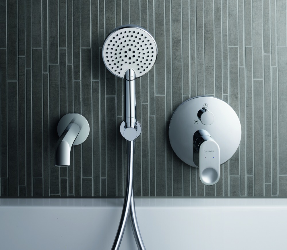 Duravit B.3 aranżacja z baterią wannową - lazienkarium.pl duravit b.3 słuchawka prysznicowa, zestaw baterii duravit b.3, słuchawka duravit b.3