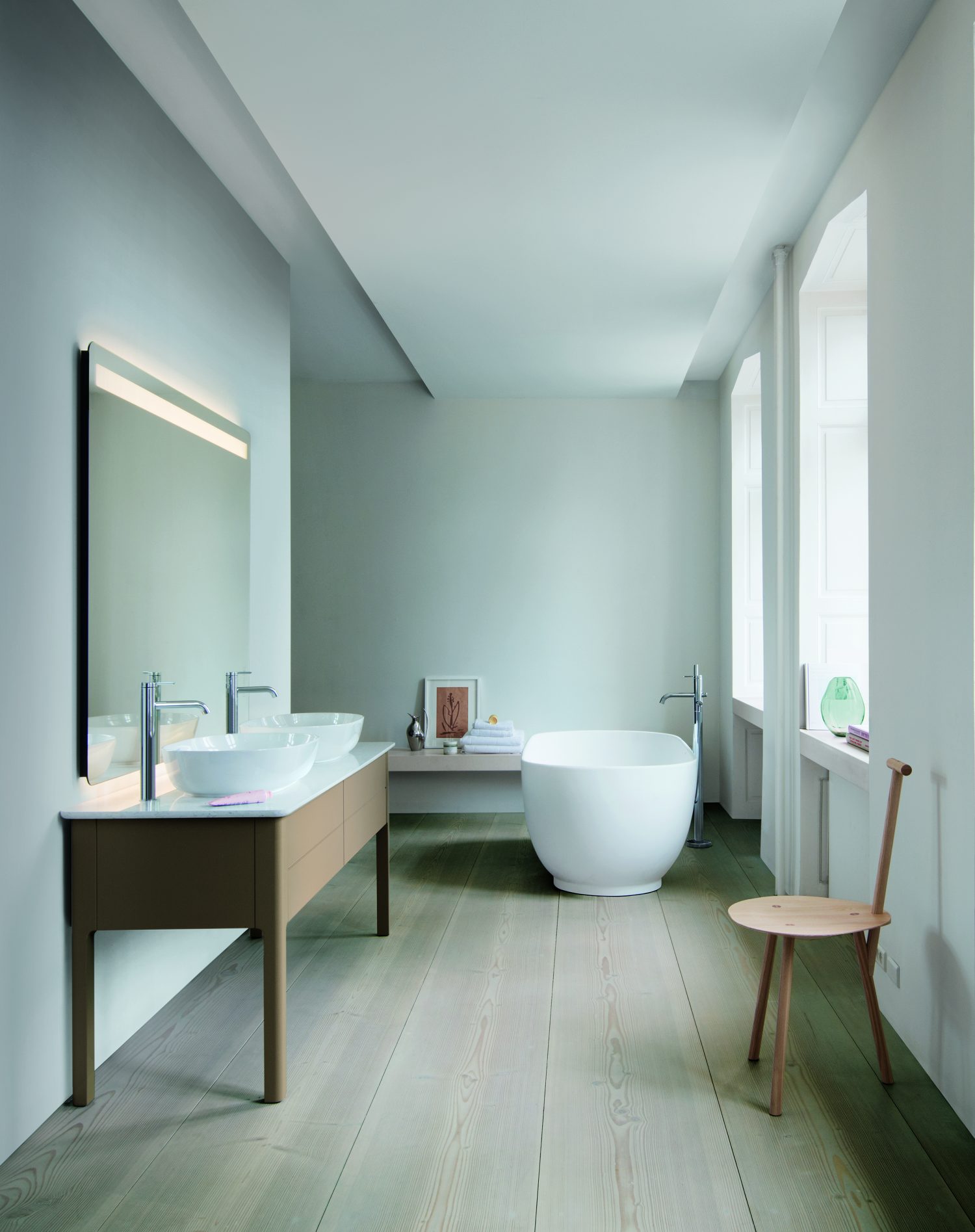 Aranżacja łazienki z prostokątnym lustrem LED - www.Łazienkarium.pl duravit luv lustro, duravit luv lutro led, lustro prostokątne led