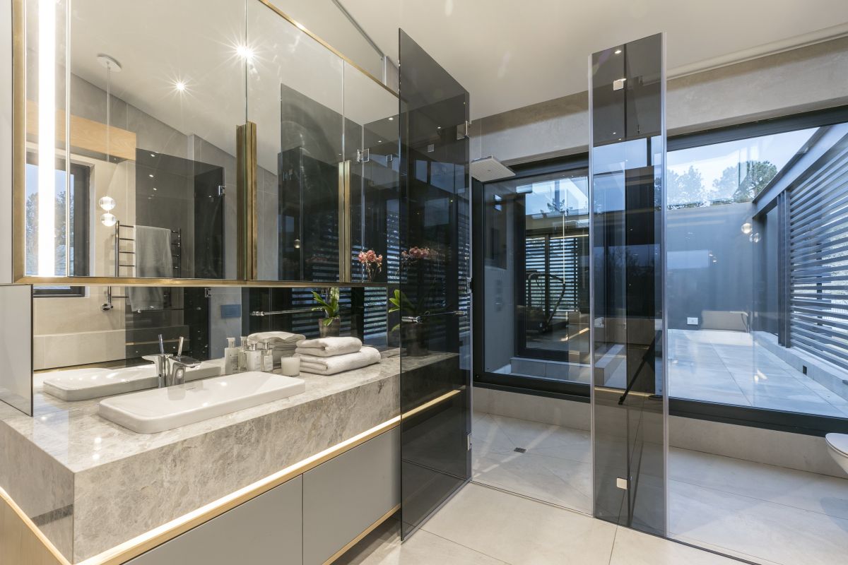 Nowoczesna łazienka w Victoria Residence- www.Łazienkarium.pl duravit, aranżacje duravit