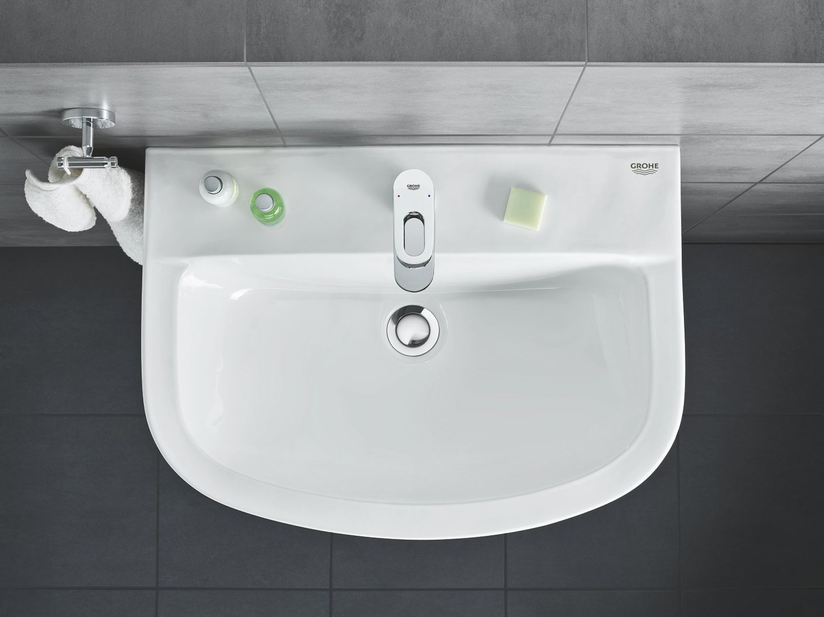 Umywalka Podwieszana Naścienna i Bateria Do Umywalki Stojąca - lazienkarium.pl Grohe Bau Ceramic