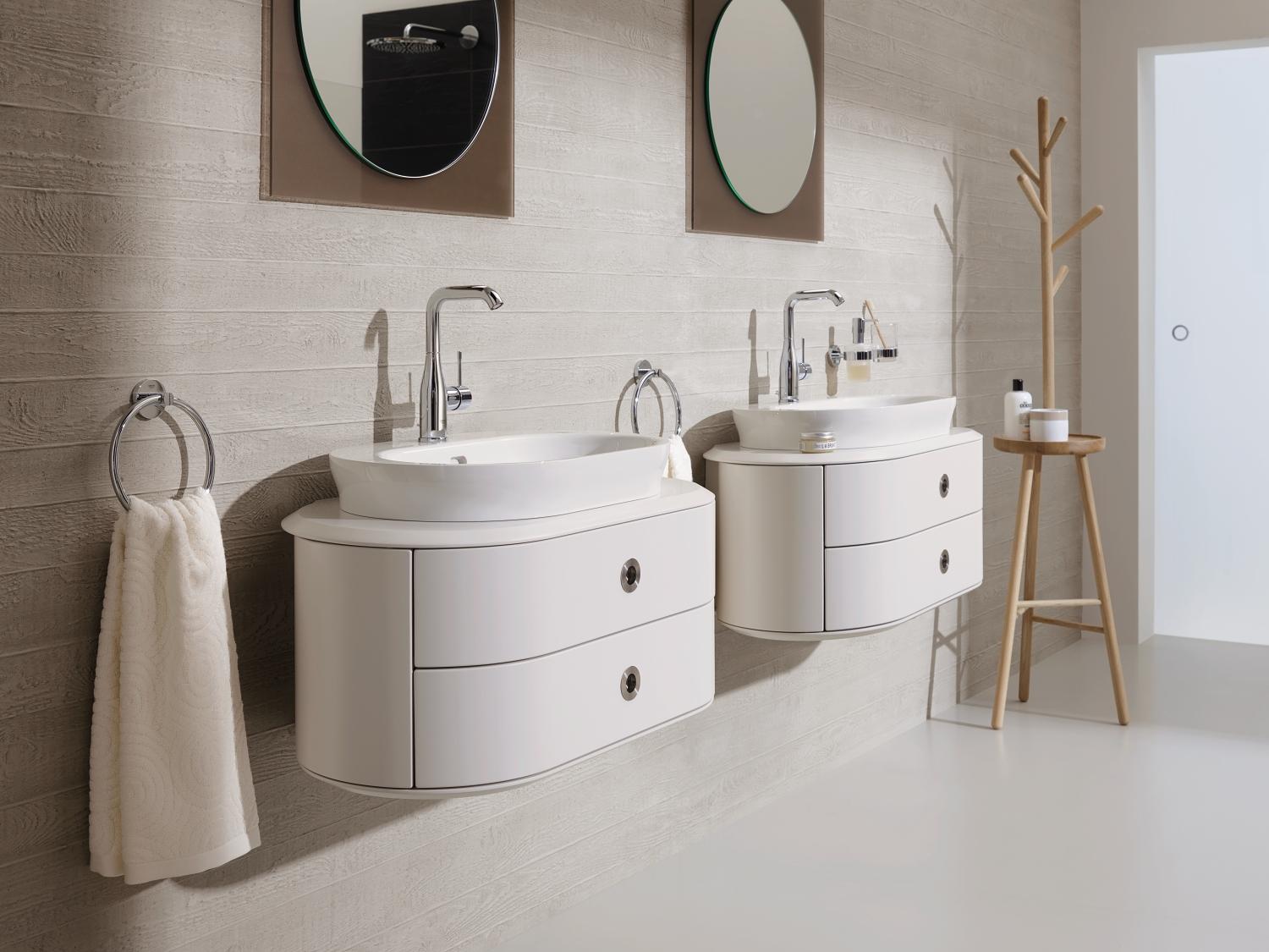 Nowoczesna łazienka z umywalkami wyposażonymi w baterie GROHE Essence - www.Łazienkarium.pl grohe essence aranżacja, grohe essence zdjęcia, grohe essence zdjęcia aranżacji