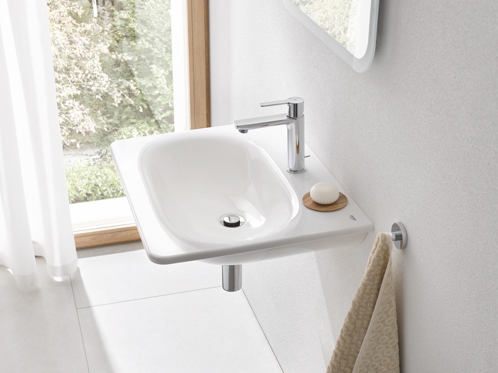 Łazienka z umywalką wiszącą GROHE Essence - www.Łazienkarium.pl grohe umywalka, grohe essence umywalka wisząca, mała umywalka grohe essence