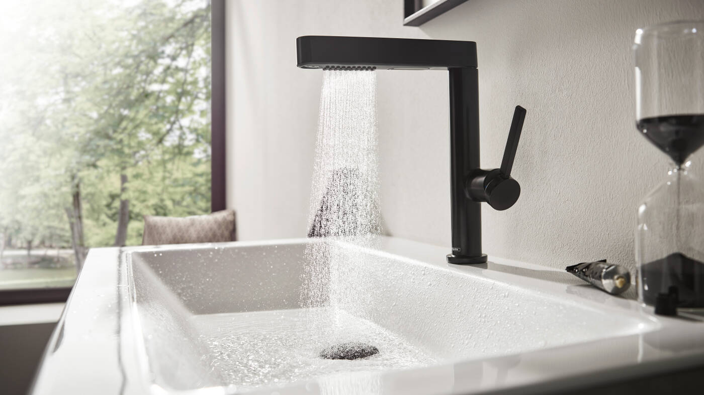 Umywalka z czarną baterią stojącą Hansgrohe Finoris - www.Łazienkarium.pl hansgrohe finoris czarna bateria umywalkowa, hansgrohe finoris bateria czarna, hansgrohe finoris kran czarny