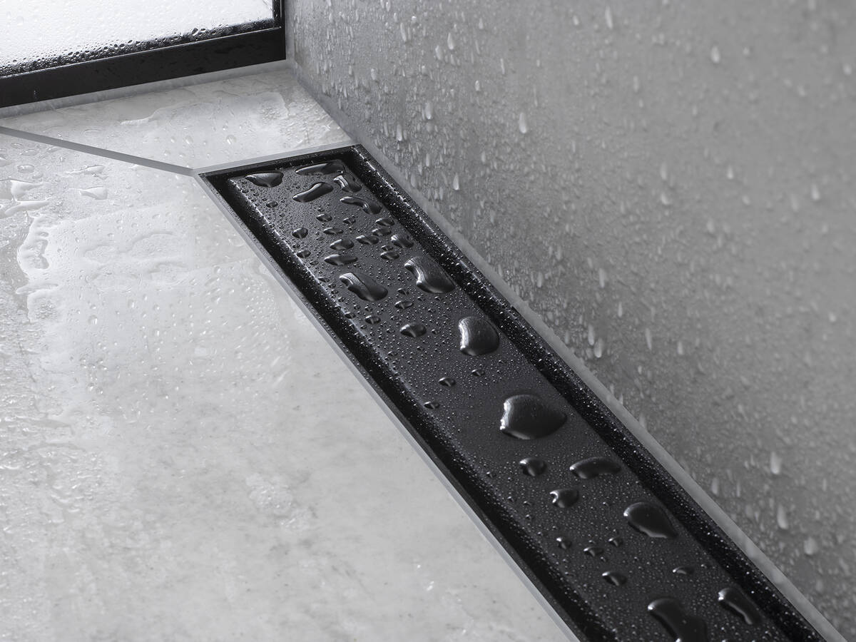 Czarny odpływ liniowy - www.Łazienkarium.pl hansgrohe raindrain, prysznic bez brodzika, odpływ liniowy, odpływ liniowy hansgrohe raindrain