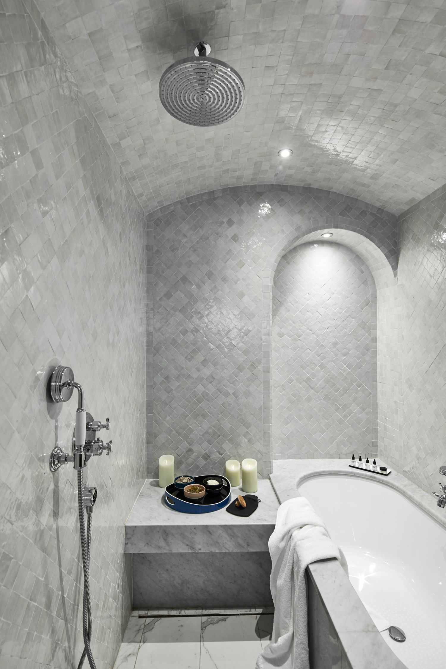 Aranżacja wnętrza Le Roch Hôtel & Spa Paris - www.Łazienkarium.pl Le Roch Hôtel & Spa Paris, Kaldewei