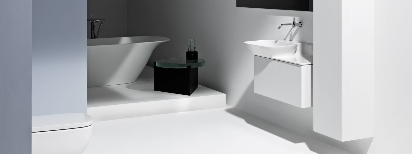 Laufen Ino Wanna wolnostojąca Wanna Ceramiczna Laufen Ino Umywalka z Konsolą Umywalki wiszące Laufen - lazienkarium.pl Laufen Ino – ceramika łazienkowa idealna do minimalistycznych wnętrz