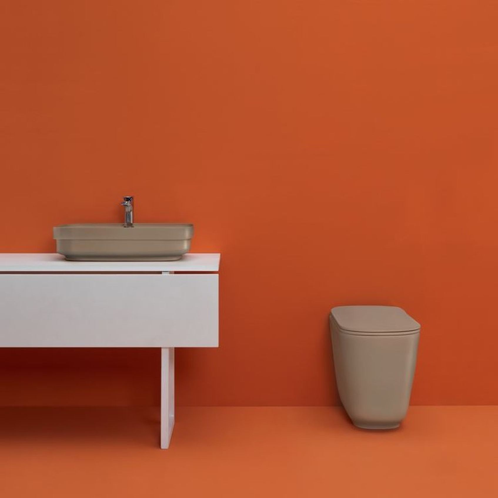 Kerasan Tribeca, Kerasan Tribeca Toaleta WC, Kerasan Tribeca Umywalka Nablatowa, Kerasan Tribeca Umywalka Wpuszczana W Blat, Kerasan Tribeca Toaleta Kompaktowa Zbiornik - lazienkarium.pl Trendy Łazienka 2020/2021.Sprawdź łazienkowe Trendy - lazienkarium.pl