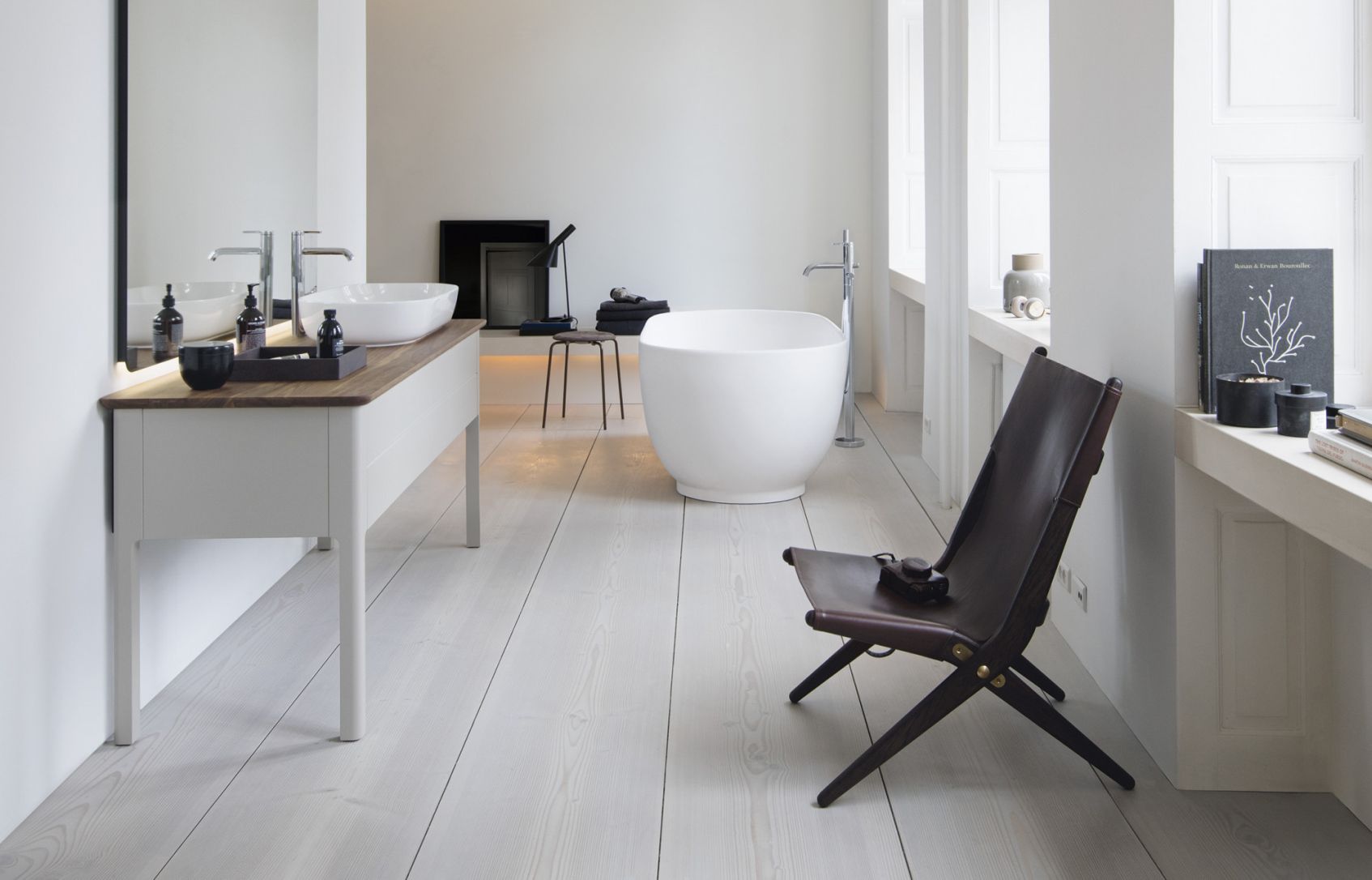 Duravit Kabiny Prysznicowe, Duravit Umywalki nablatowe, Duravit Miski WC i Bidety, Me Be Stark Duravit, Duravit Wanna do zabudowy - lazienkarium.pl Łazienka w drewnie. Łazienka biało-drewniana, szara łazienka z drewnem czy łazienka drewno beton? Aranżacje, inspiracje!
