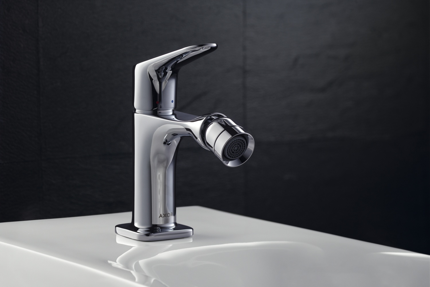 Bateria do bidetu wyposażona w perlator - www.Łazienkarium.pl perlator bidet, kran do bidetu perlator, perlator w bidecie