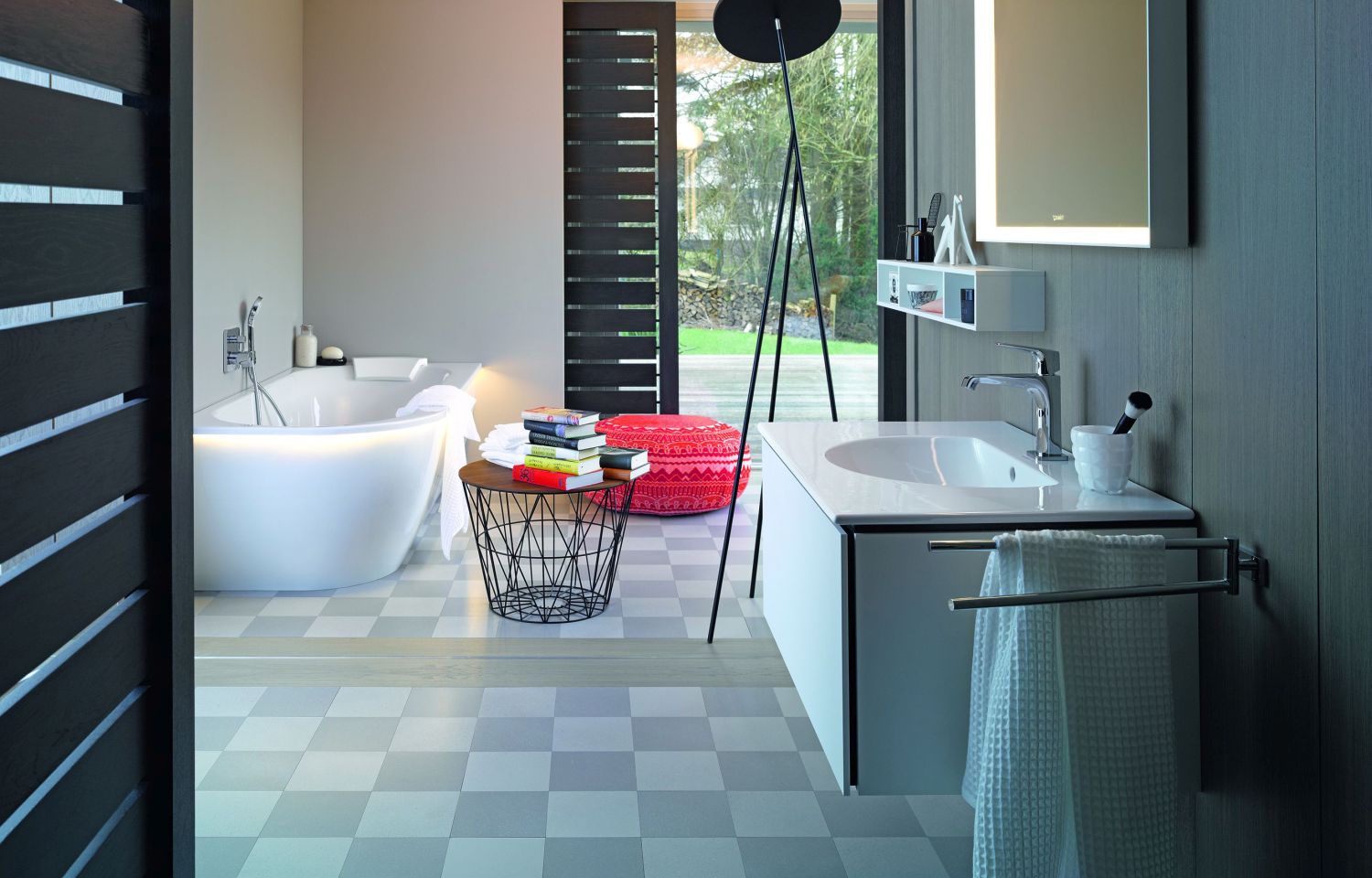 Umywalka Duravit Darling New - www.Łazienkarium.pl czerwone ozdoby do łazienki, czerwona łazienka, czerwony w łazience