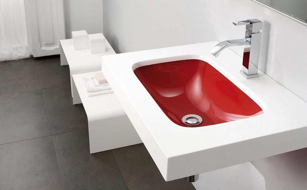 Czerwona umywalka w łazience - lazienkarium.pl bathco une umywalki, czerwone umywalki, czerwona umywalka do łazienki