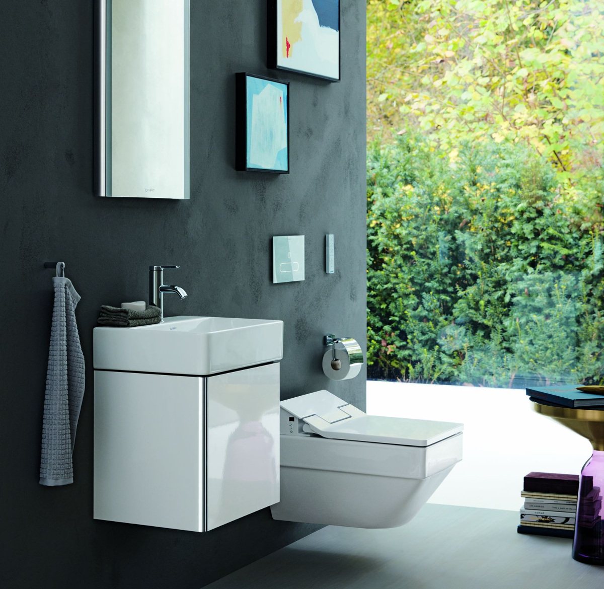 Obrazki na ścianach w łazience w stylu eklektycznym- www.Łazienkarium.pl duravit xsquare, meble duravit xsquare, meble w stylu eklektycznym