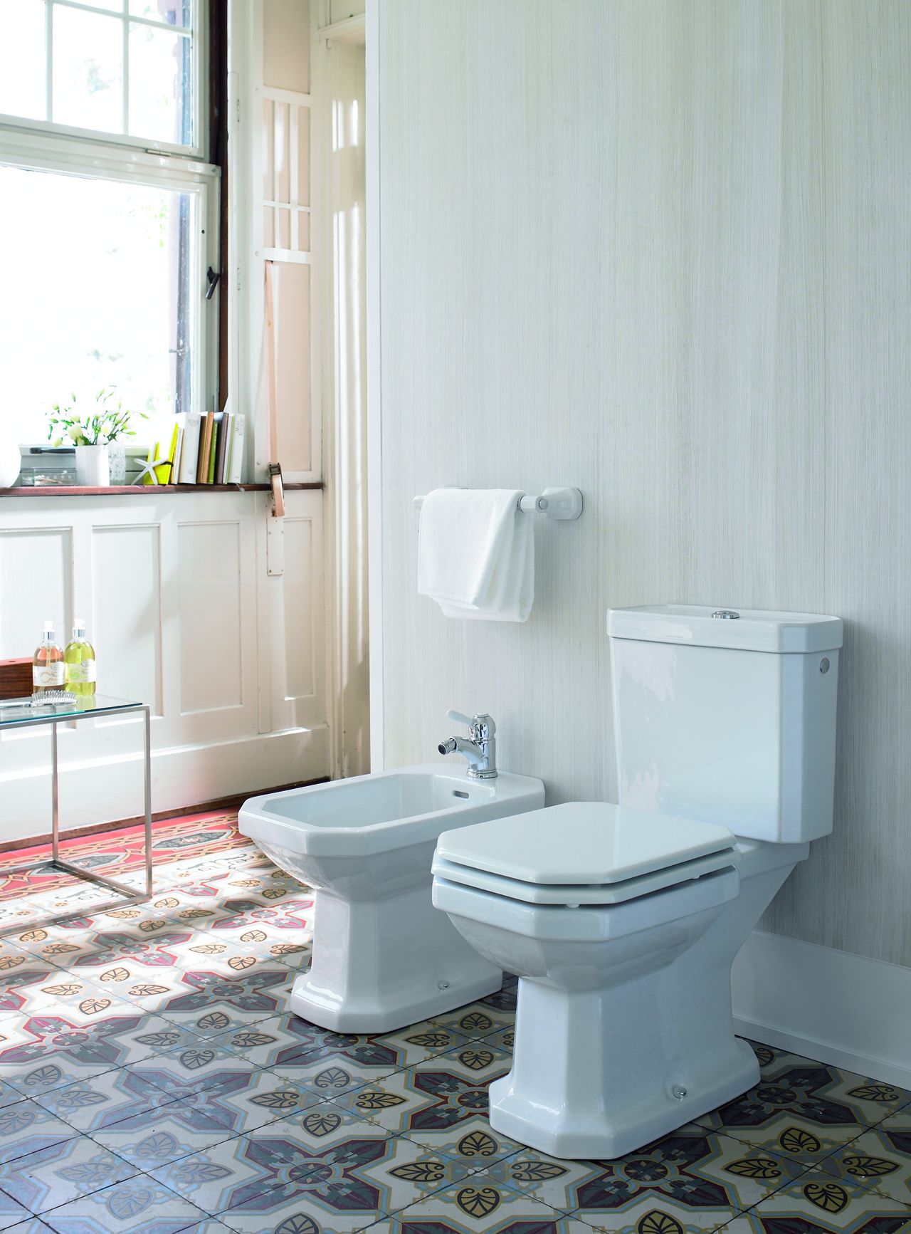 Duravit, seria 1930 - www.Łazienkarium.pl żółta lazienka, żółta łazienka, jak urządzić żółtą łazienkę