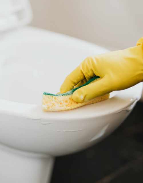 18 pomysłów na to, jak usunąć kamień z WC, wanny, umywalki czy prysznica? Domowe sposoby na czyszczenie łazienki!