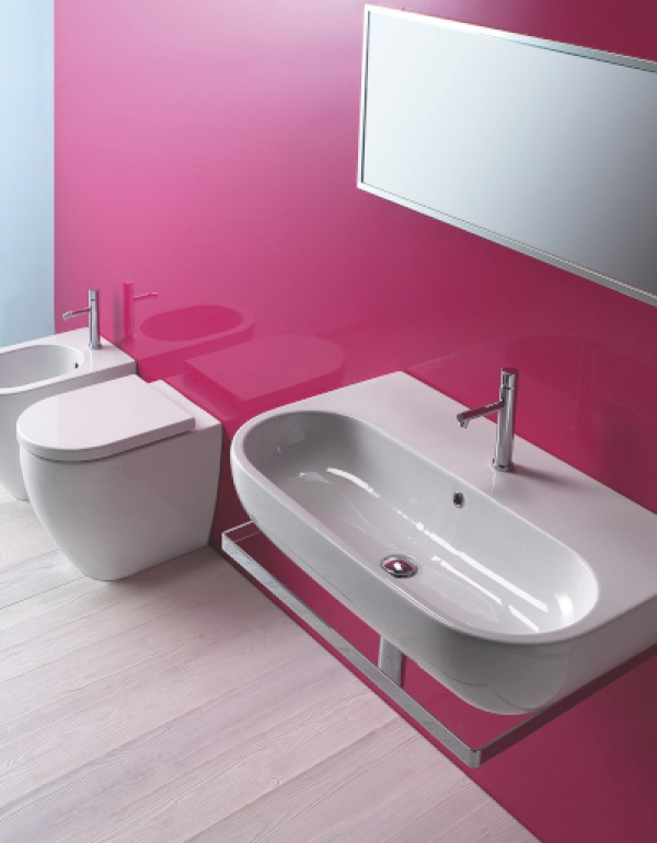 Łazienka dwukolorowa – sprawdź, jak łączyć kolory i jakie barwy są modne!